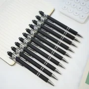 Kugelschreiber aus schwarzem Metall